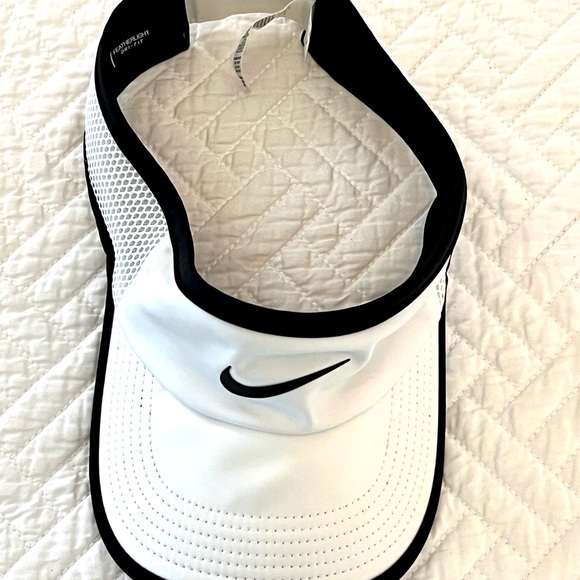 Nike Dri-Fit Featherlight Aerobill Visor Hat White Golf Running Tennis Adult OS - Picture 2 of 10